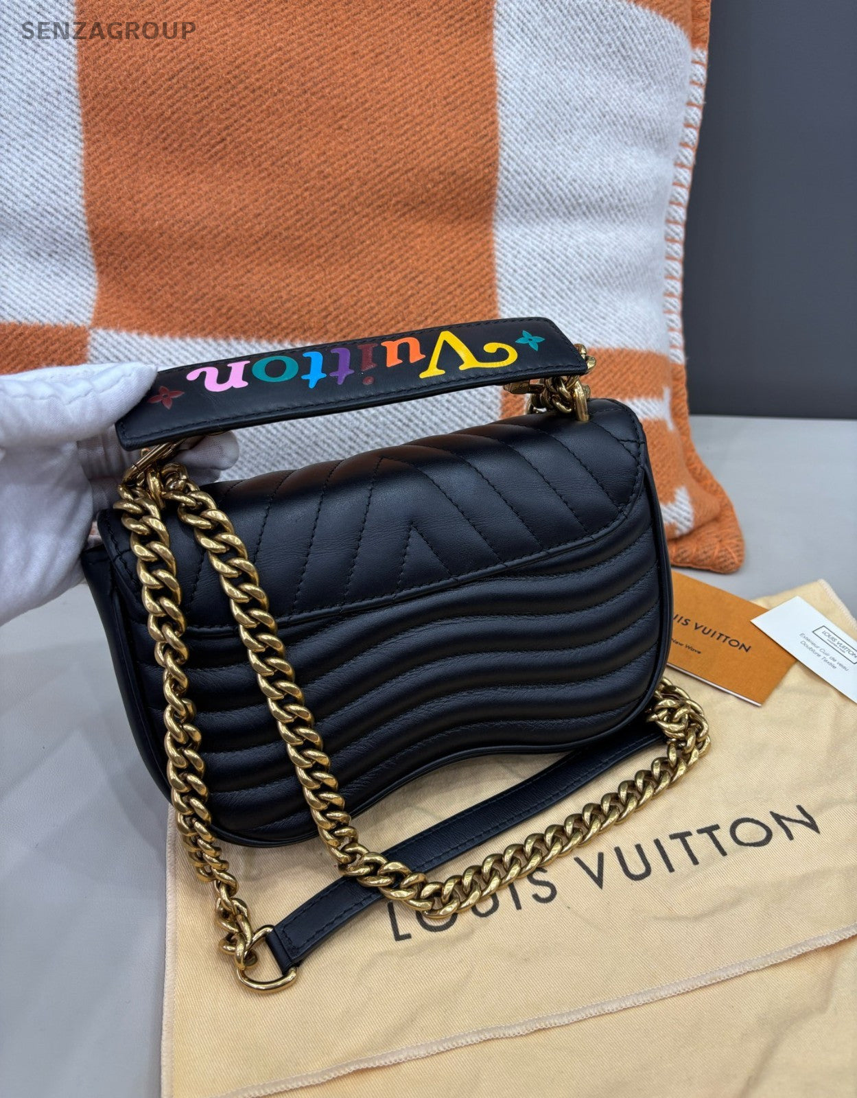 Louis Vuitton New Wave Chain Shoulder bag Black Gold Women Almost Brand NEW