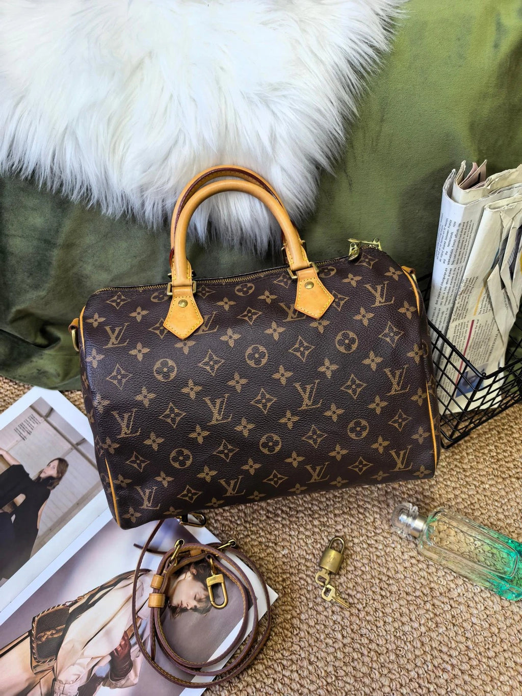 Louis Vuitton Speedy 30 Tote Monogram Top Handle Crossbody Bag Unisex