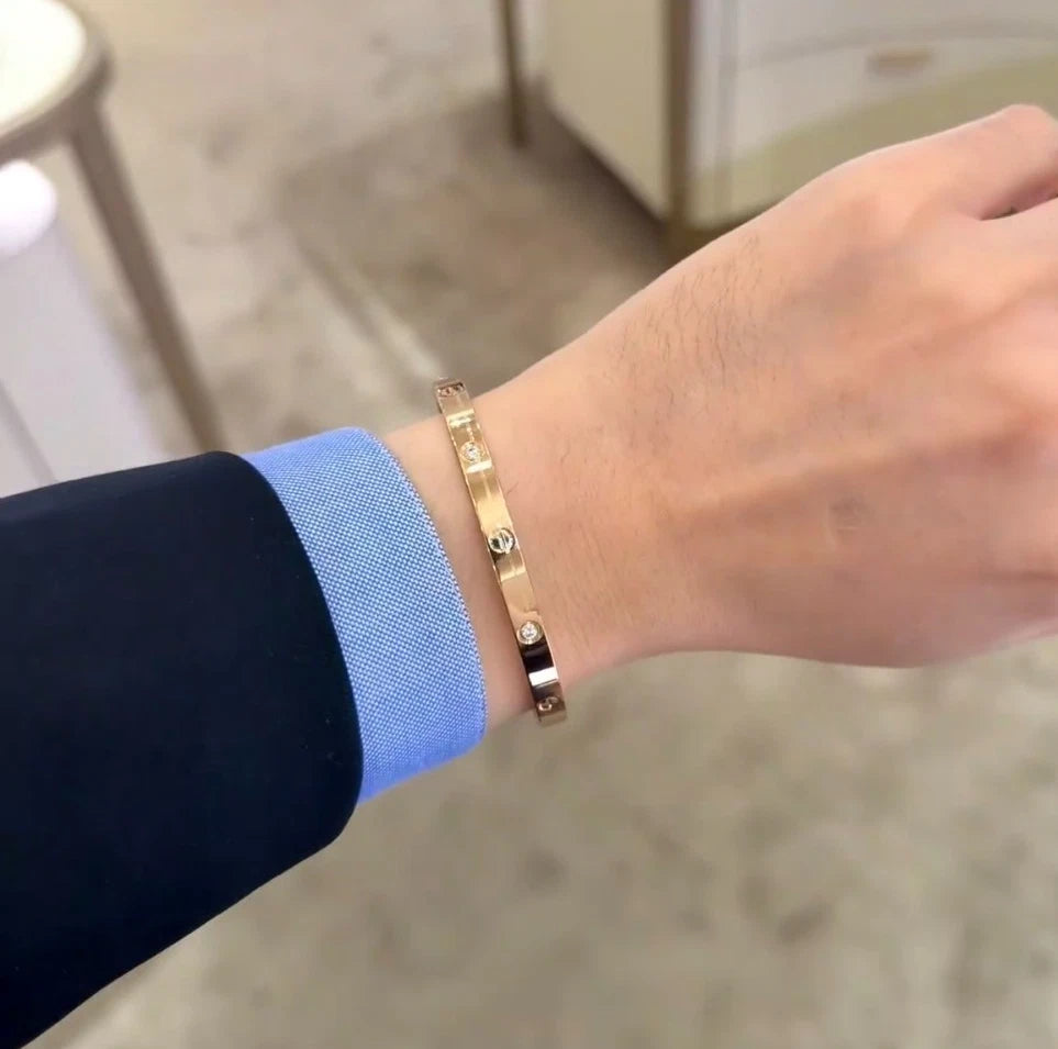 Excellent Cartier Love Medium Bangle Bracelet 4 Diamonds 18K Rose Gold Size19