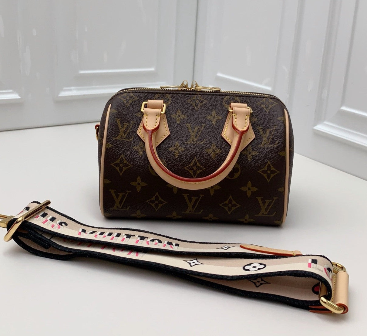 Louis Vuitton Speedy20 Monogram Top Handle Bag Crossbody Brown Gold Used Women