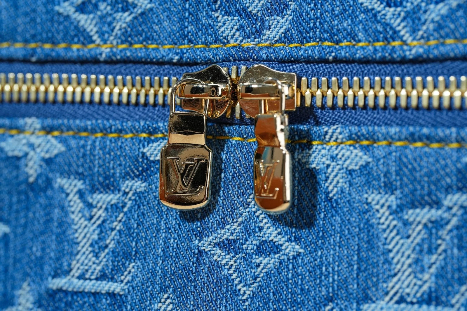 Excellent Louis Vuitton Nice Mini Denim Vanity Monogram Top Handle Bag GHW