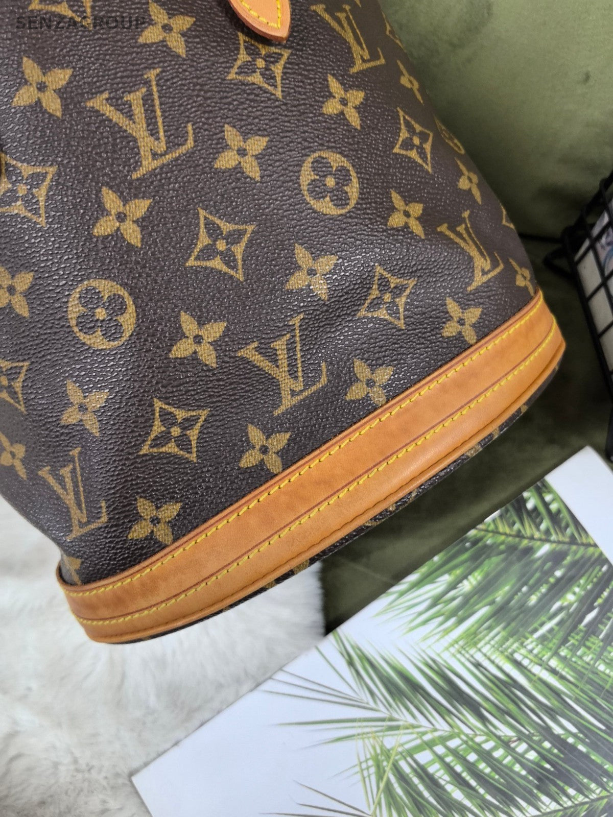 Louis Vuitton Petite Bucket PM Monogram Shoulder bag Women Vintage