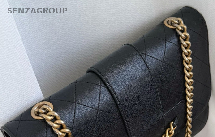 Chanel CC Logo Chain Shoulder Bag Crossbody Black Gold Used Women Classic