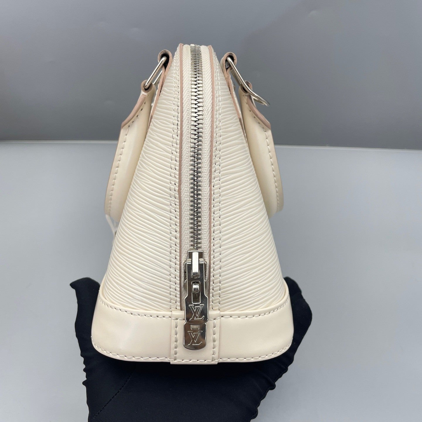 Louis Vuitton Alma bb Water ripples Top Handle 2way Shoulder Handbag White