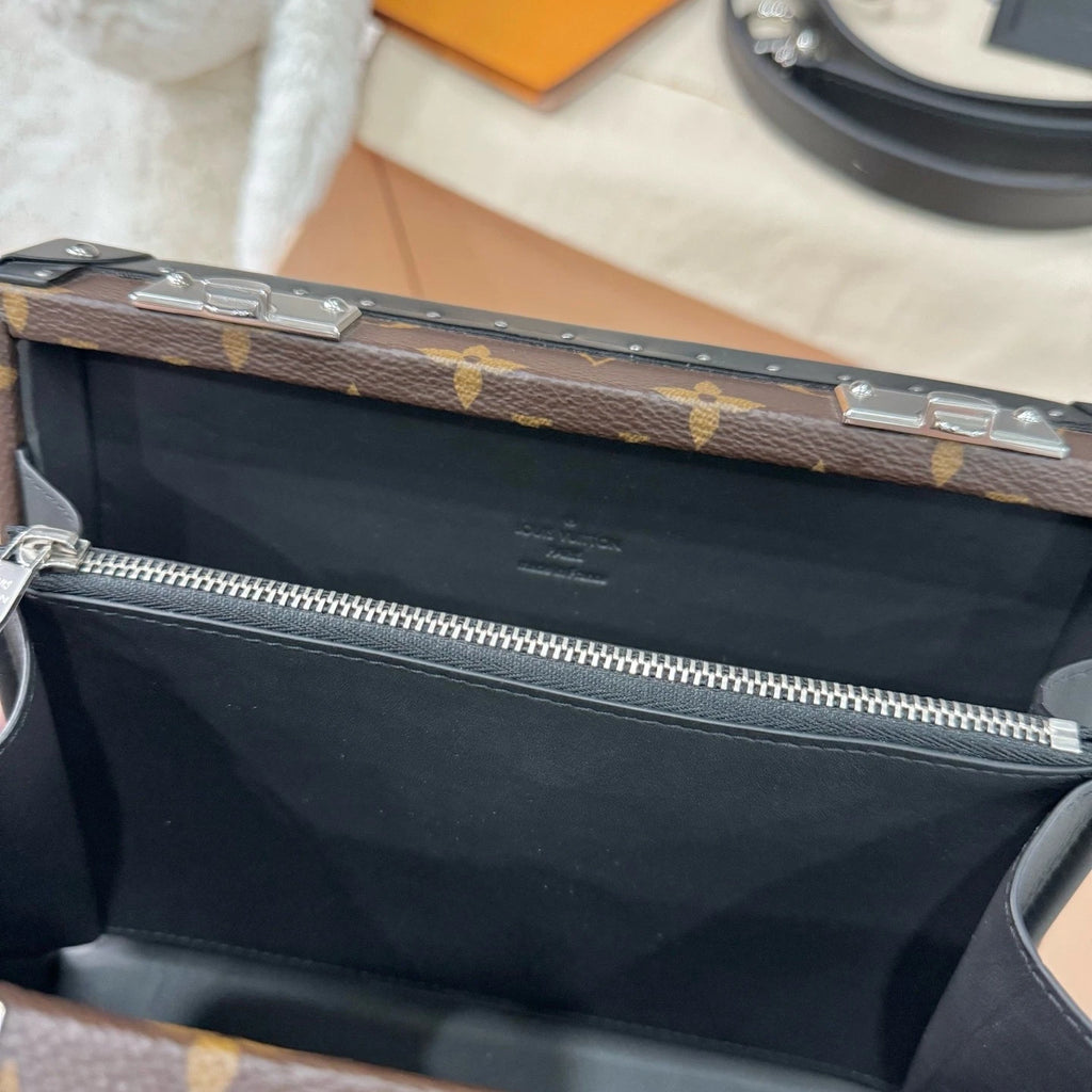 Louis Vuitton Monogram Black Edge Canvas Clutch Box For Women