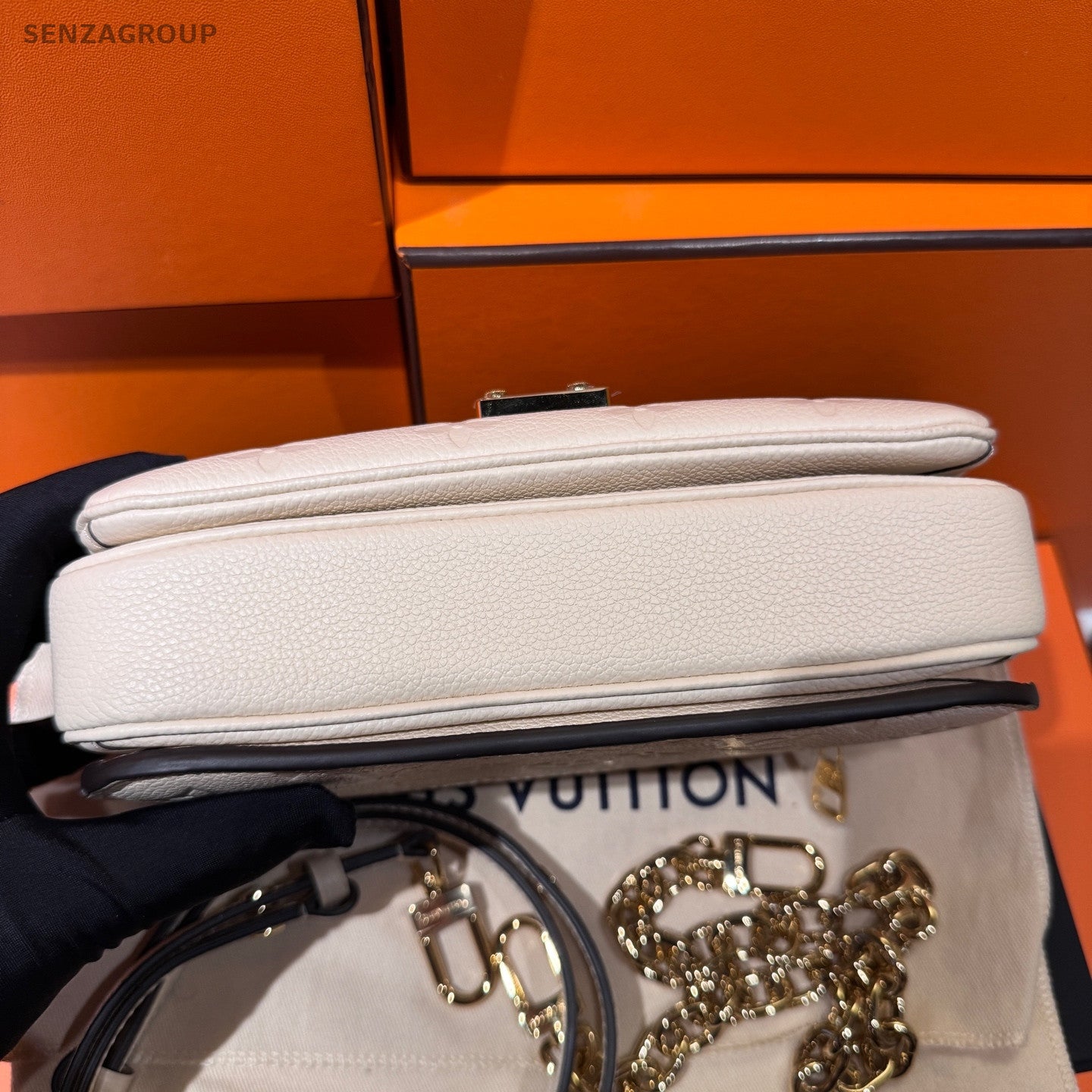 Louis Vuitton Mini White Gold Chain Shoulder Crossbody Bag Women Fashion Classic