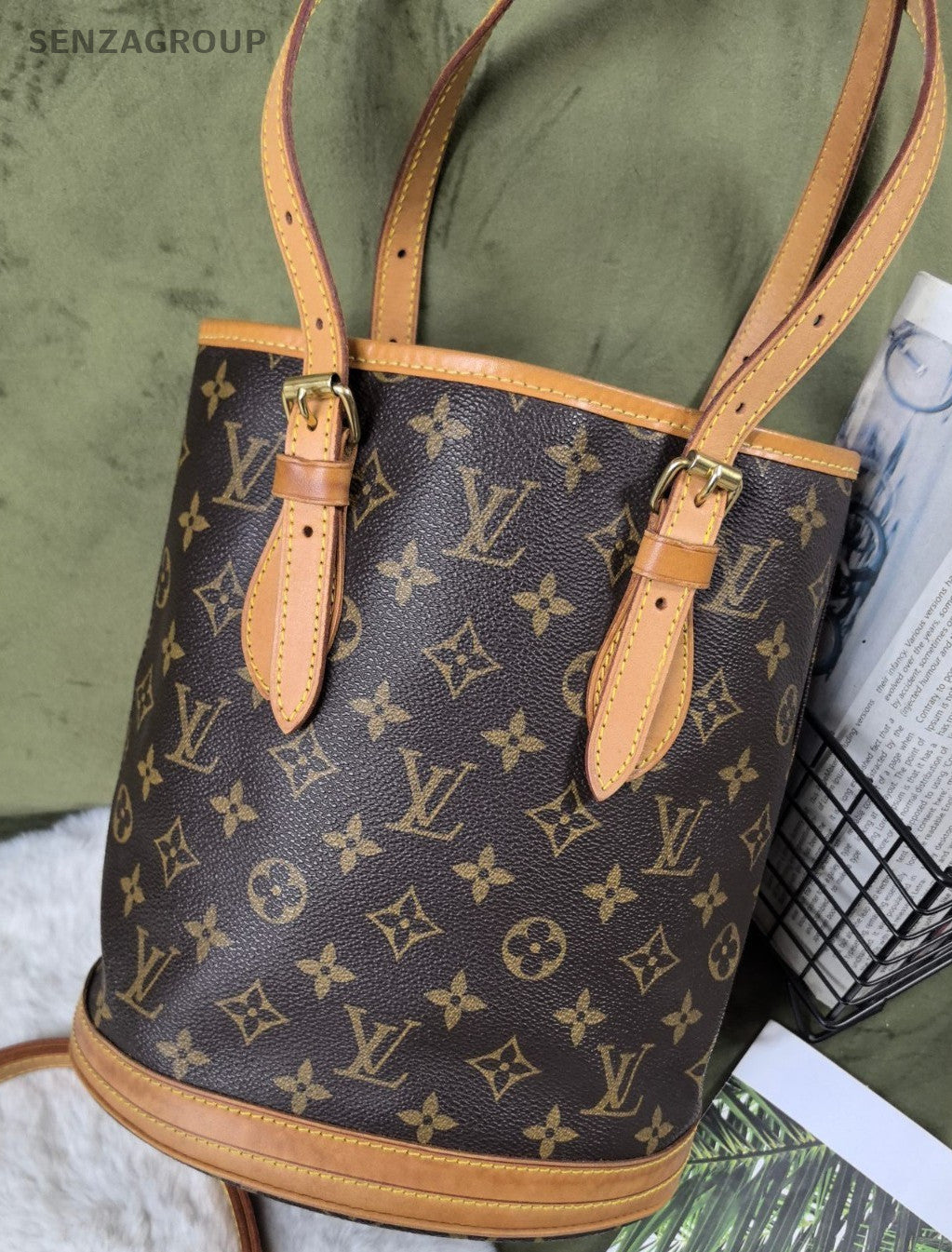 Louis Vuitton Petite Bucket PM Monogram Shoulder bag Women Vintage