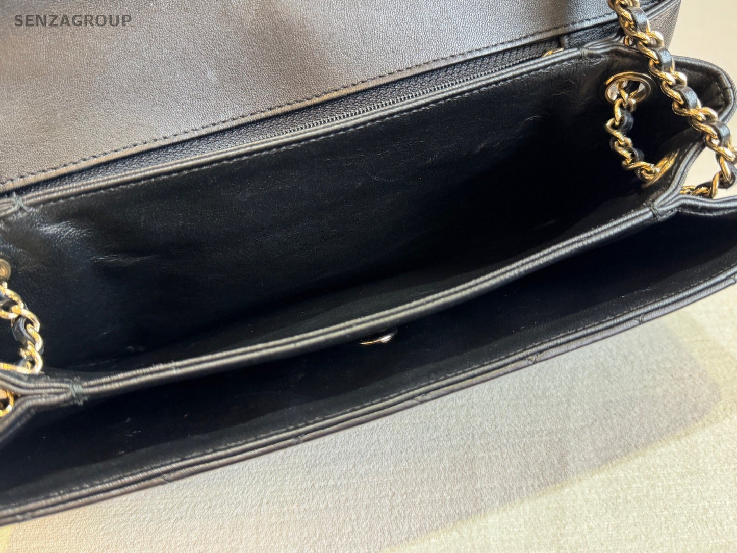 Chanel Diamond Lambskin Chain Shoulder Bag Crossbody Black Gold Women Classic