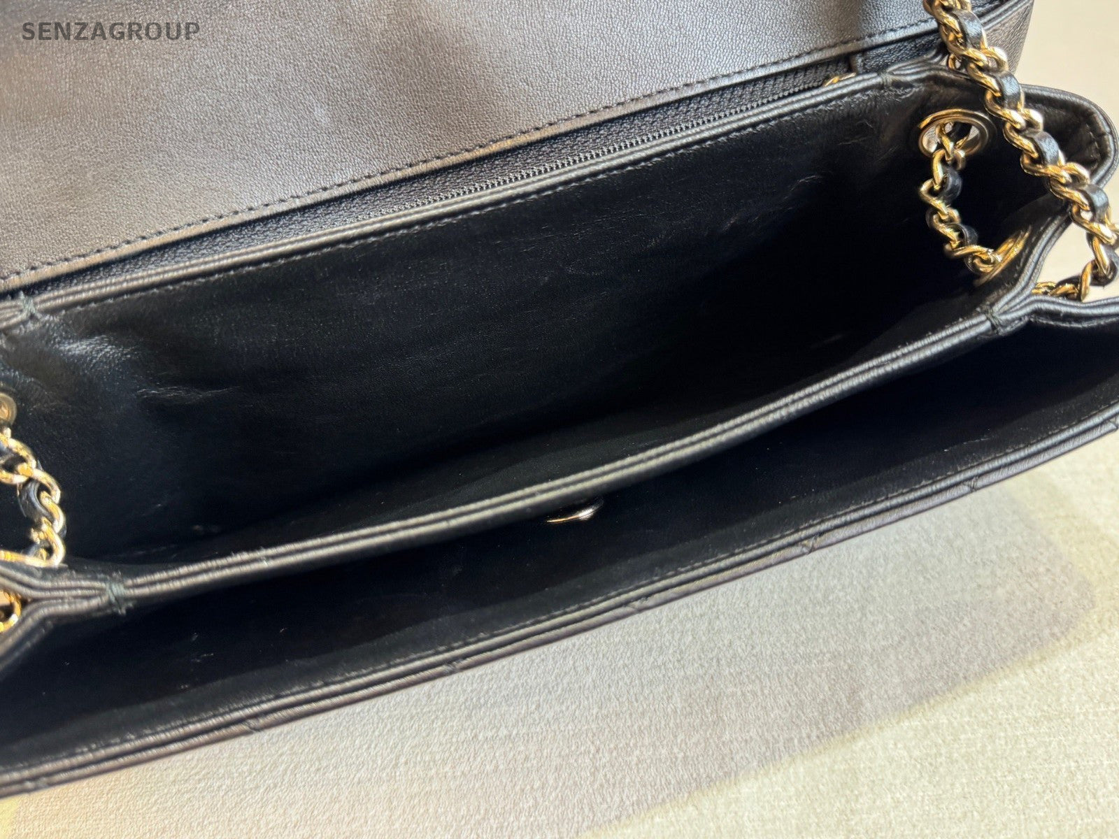 Chanel Diamond Lambskin Chain Shoulder Bag Crossbody Black Gold Women Classic