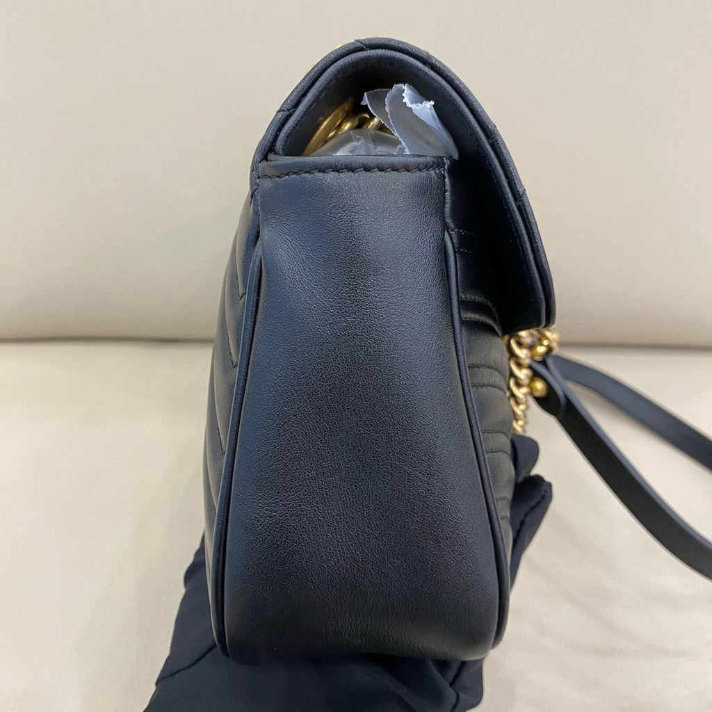 GUCCI Marmont 26 Medium Calfskin Black Gold Shoulder Bag Women