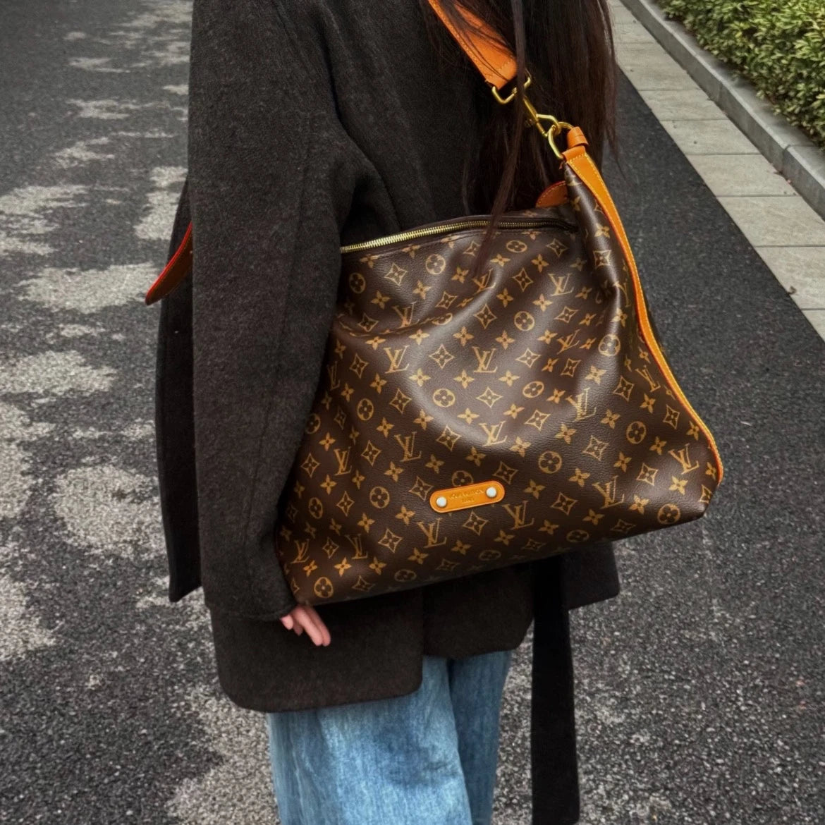 Chip Version Louis Vuitton Vagabond Hobo Monogram Canvas Handbag Shoulder Bag