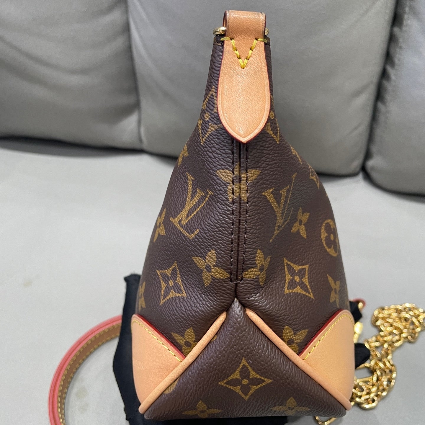 Louis Vuitton Monogram Chain Shoulder Bag Brown Gold Clasp Classic Fashion