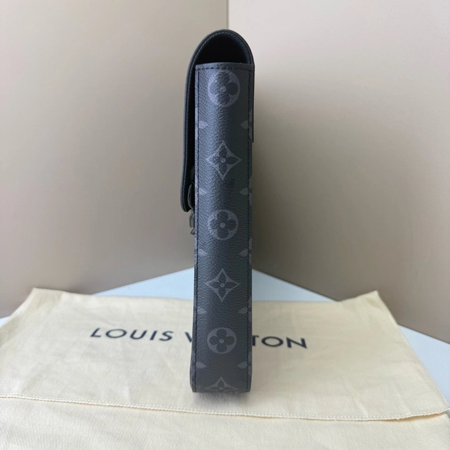 Louis Vuitton Monogram Canvas Black Clutch For Unisex Adults