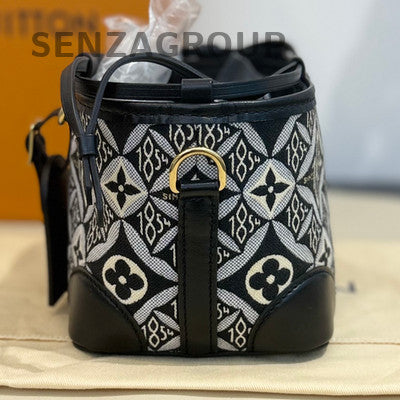 Louis Vuitton Black Graffiti Print Shoulder Crossbody Bag Gold Hardware