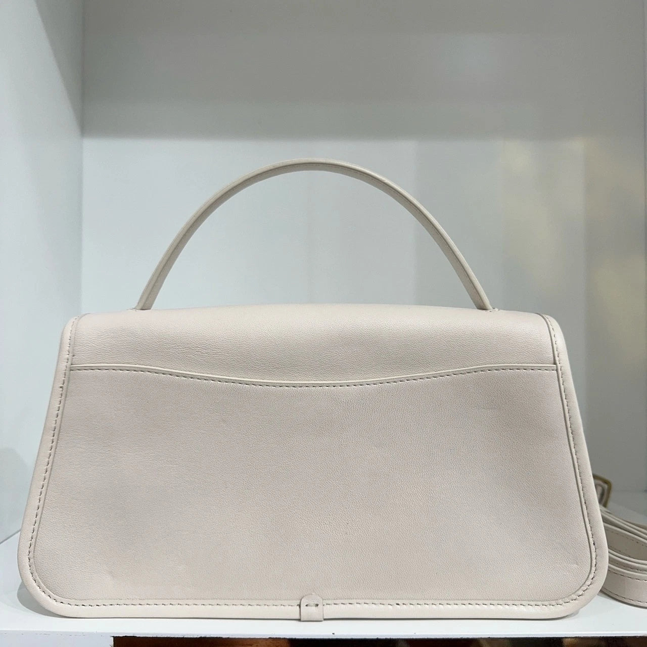 Coach Turn lock 18 White Leather Handbag Shoulder Crossbody Women