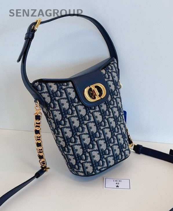 Christian Dior Montaigne30 Monogram Chain Shoulder bag Women Black-blue