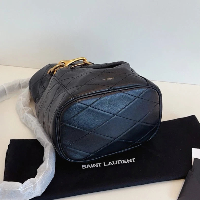 Excellent Saint Laurent Le Maillon Black Quilted Bucket Gold Chain Crossbody
