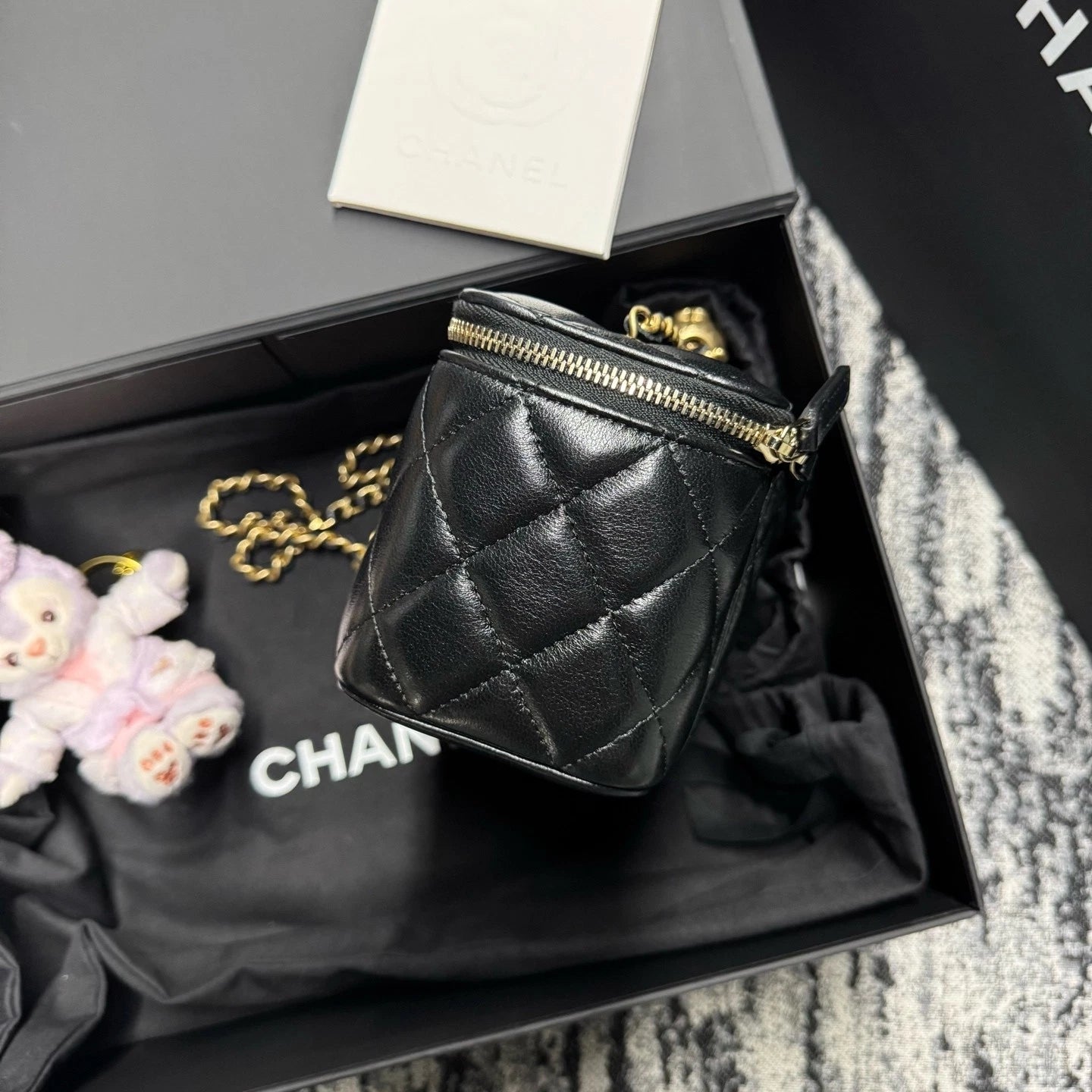 Chanel Vanity Gold Crossbody Chain Bag Excellent