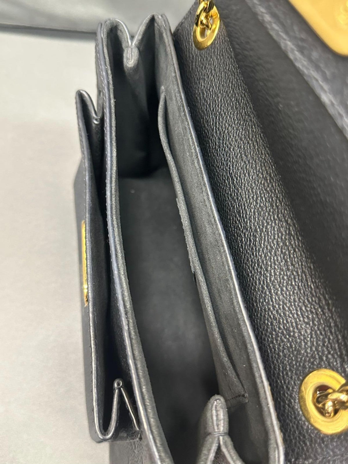 SJ0001 LV Vavin black leather
