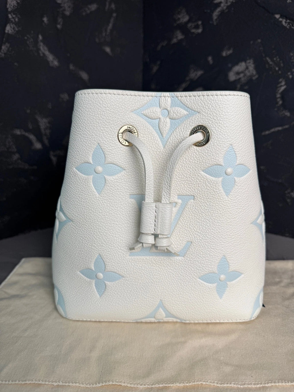 Louis Vuitton Neo Noe White Blue Leather Mini Bucket Bag For Women