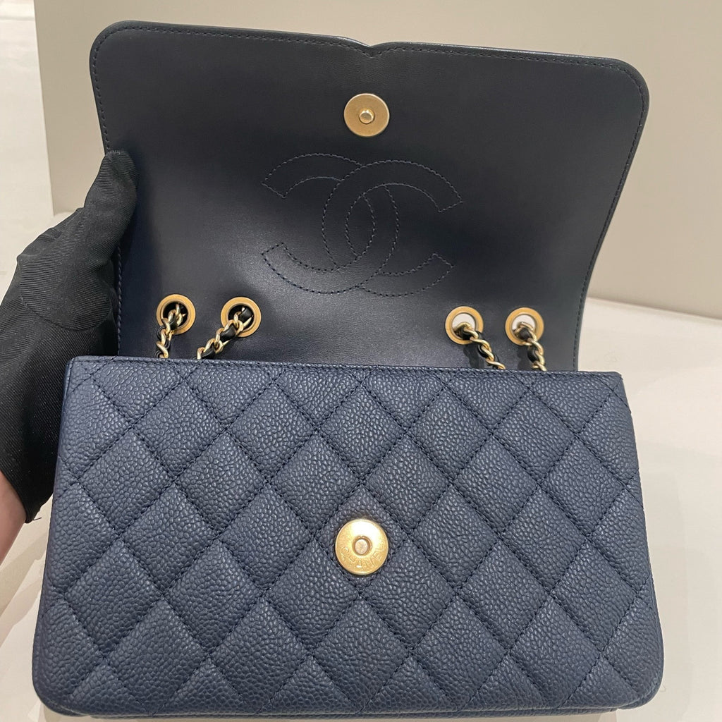 Chanel Filigree Blue Gold Quilted Chain Shoulder Crossbody Bag Classic Women