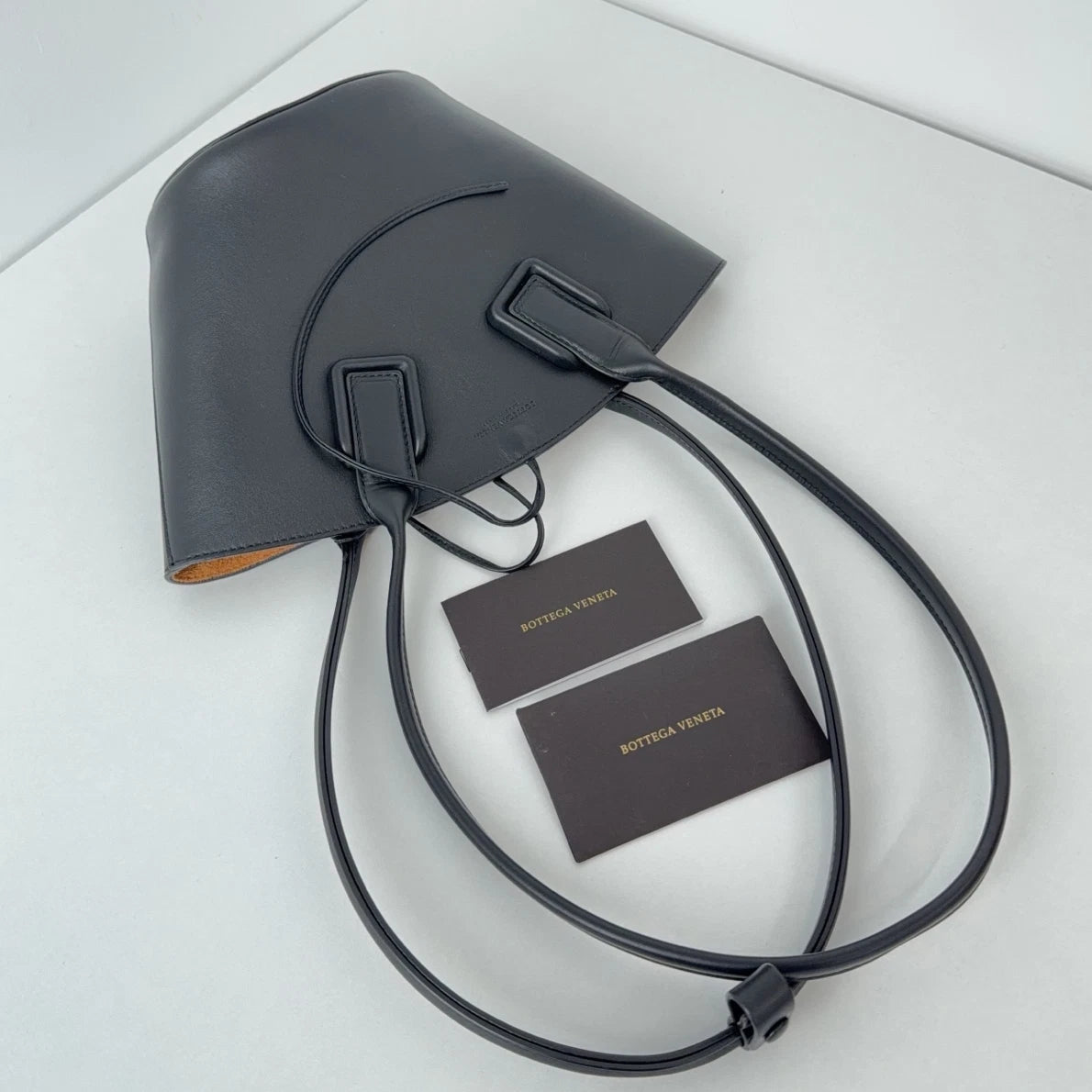 Excellent Bottega Veneta Basket Tote Calfskin Black Handbag Shoulder Bag