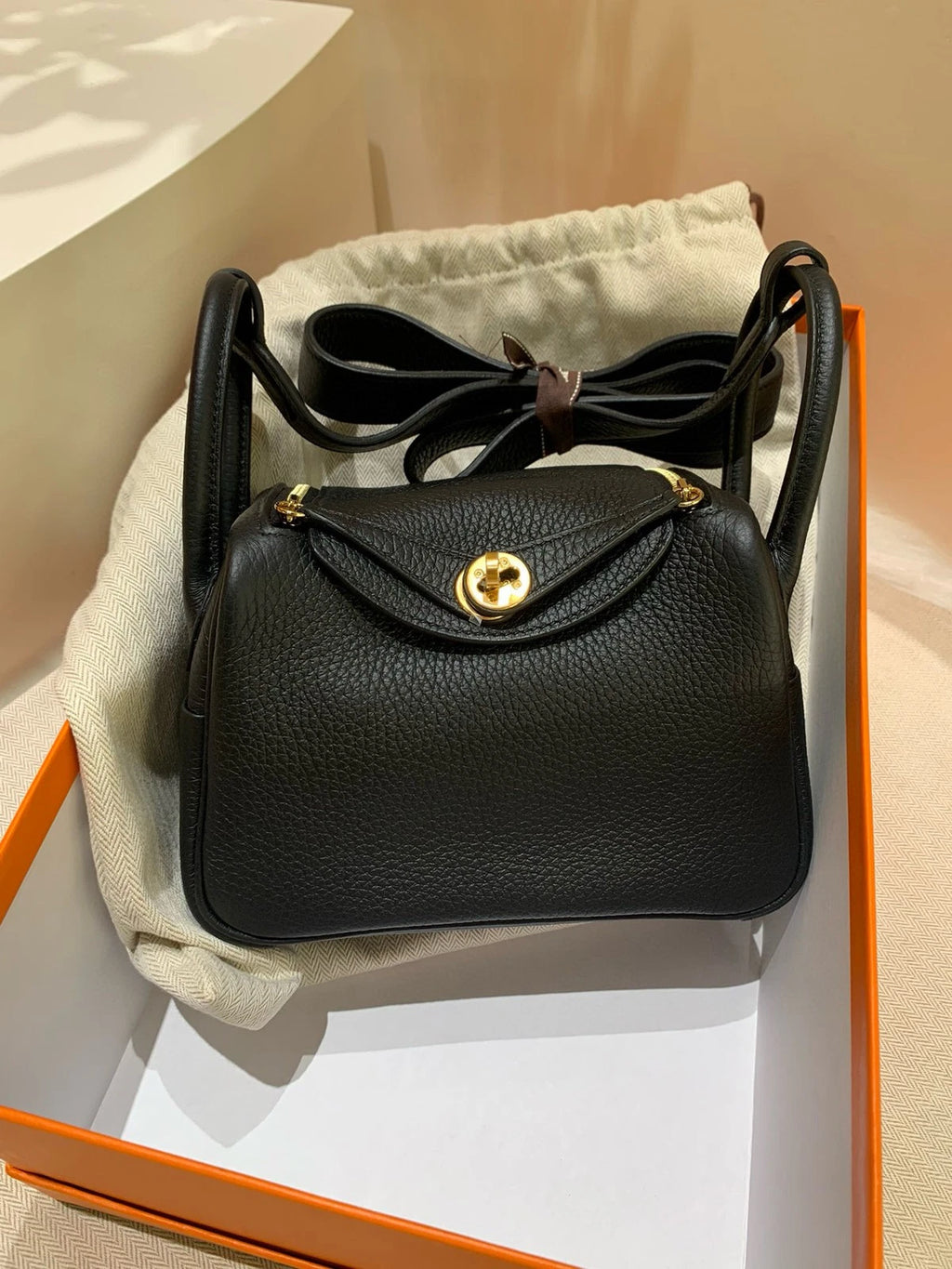Hermes Mini Lindy Black Gold TC Leather Top Handle Bag For Women