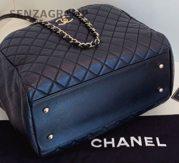 Chanel Diamond Chain Bucket Shoulder Bag Crossbody Black Gold Women Classic