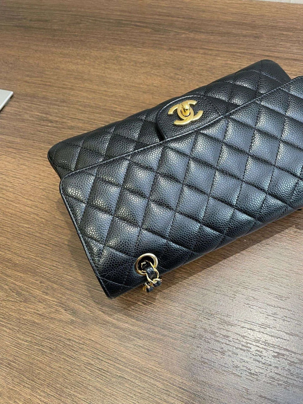 CHANEL Classic Flap Series Medium Caviar Chain Shoulder Crossbody Bag Daily Use