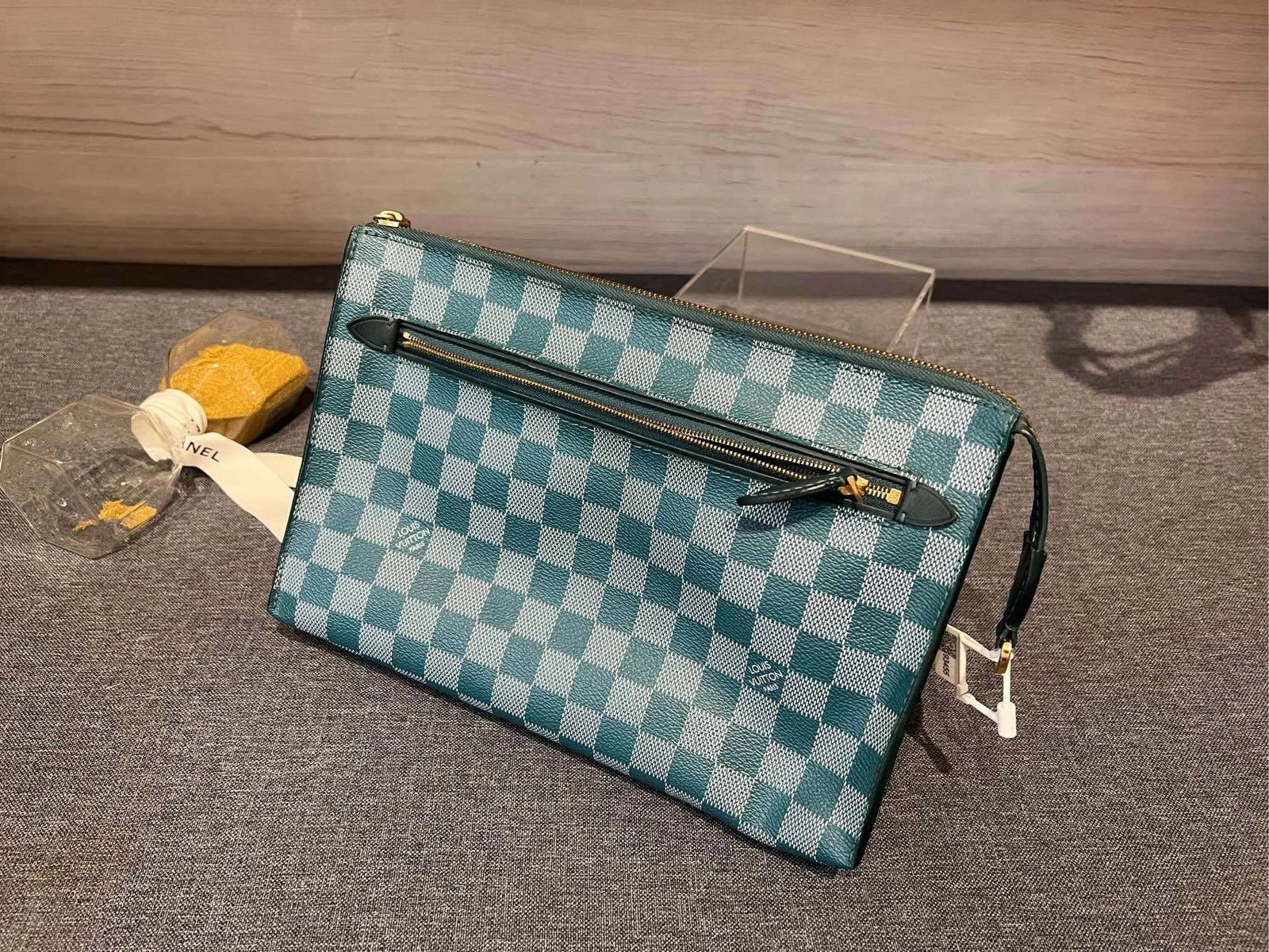 Louis Vuitton Limited Green Damier Canvas 26 Toiletry Pouch Clutch Women