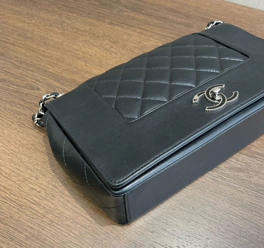 Chanel Diamond Chain Shoulder Bag Crossbody Black Silver Used Women Classic