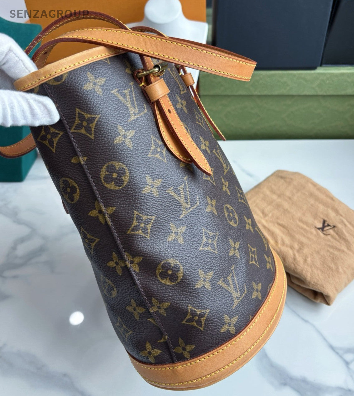Louis Vuitton Monogram Bucket bag PM Vintage Collection level M42238