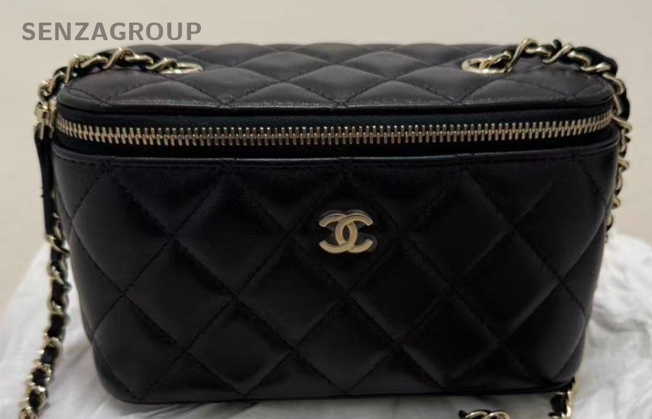 Chanel Lambskin Chain Shoulder Bag Crossbody Black Gold Used Women Classic