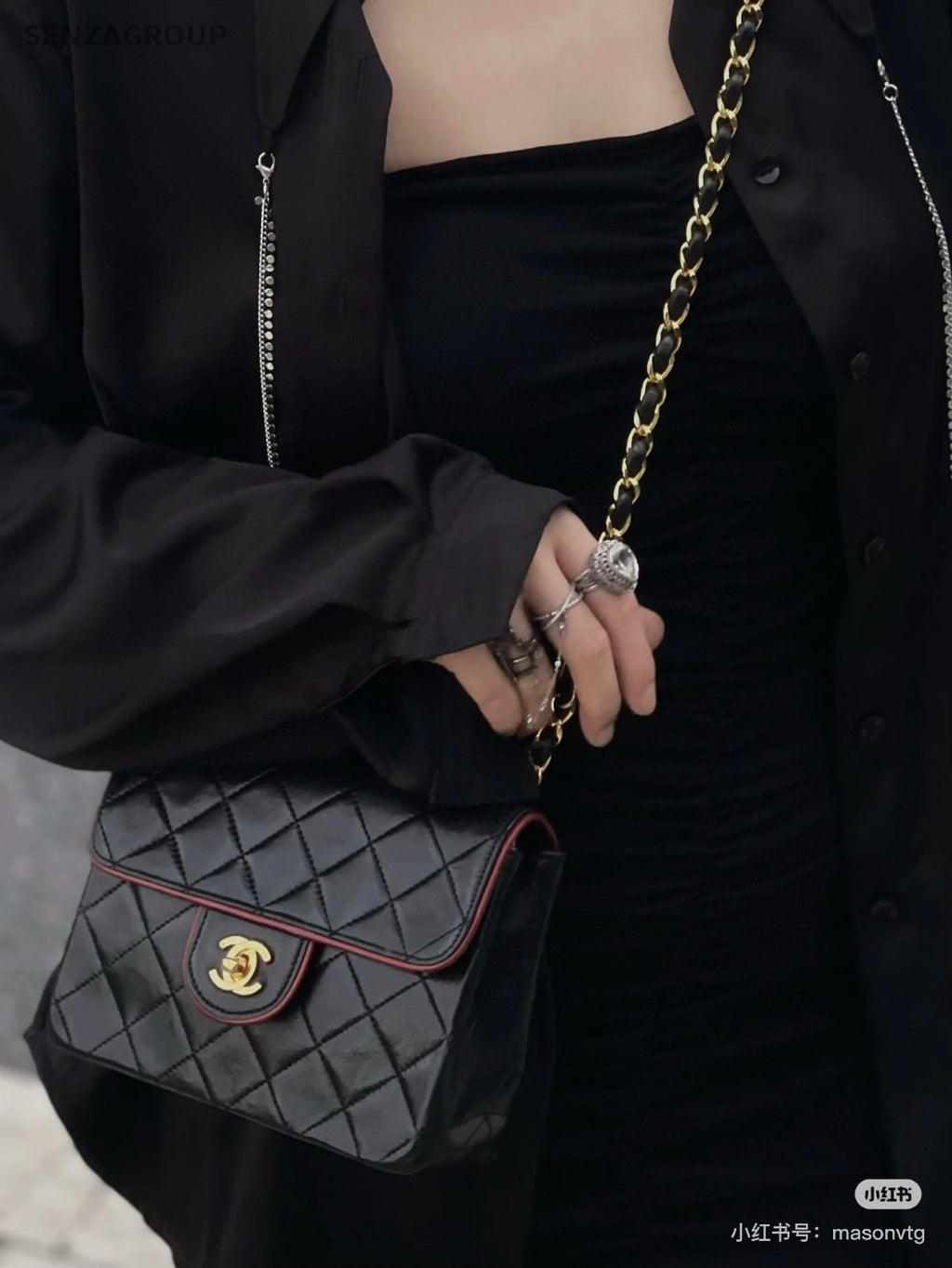 CHANEL Vintage Chain Crossbody bag Black gold