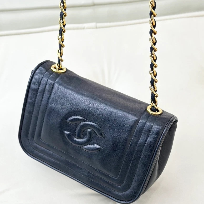 Chanel Vintage Lambskin Chain Shoulder Crossbody Bag Black Gold Women S