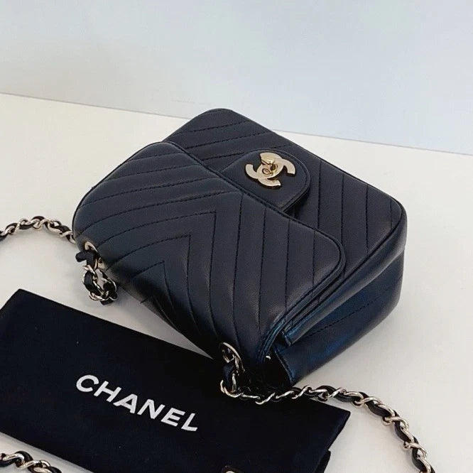 Chanel Classic Flap Chain Shoulder Bag Crossbody Black Gold Chevron Women