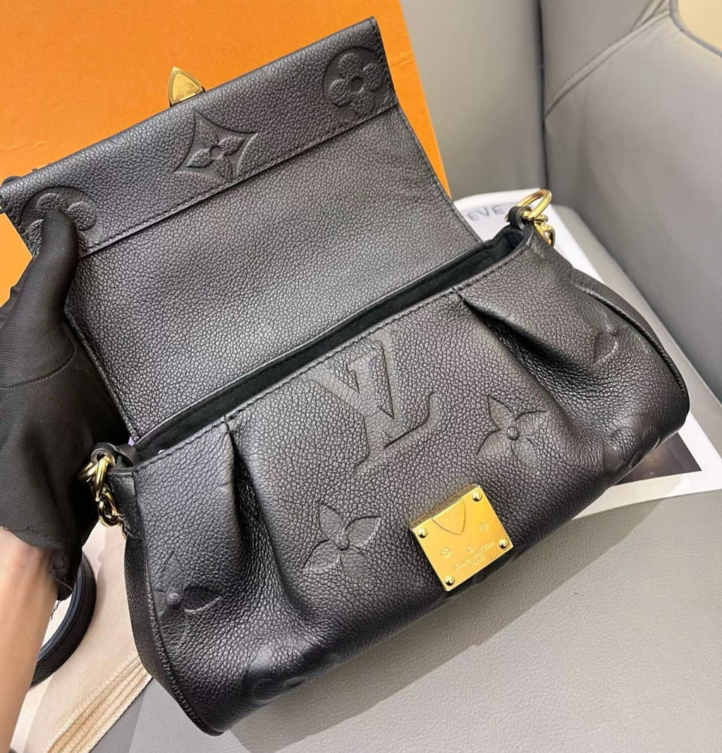 Louis Vuitton Favorite Monogram Chain Shoulder Bag Crossbody Black Gold Women