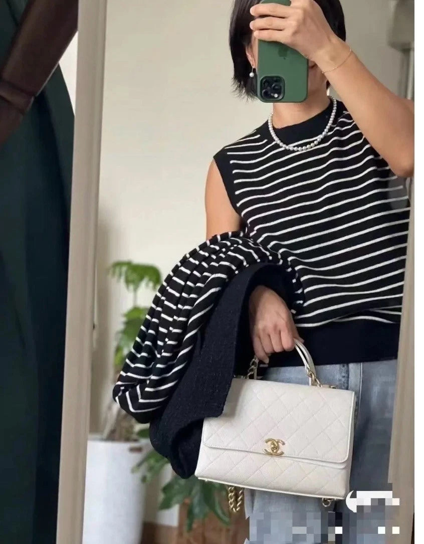 CHANEL Women White Leather Gold Hardware Messenger Bag