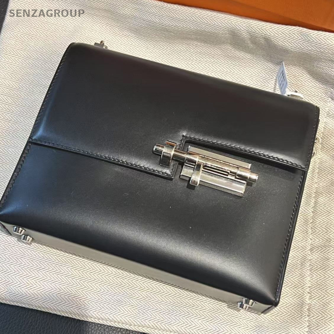 Hermès Box Calf Pistol Bag Black Silver Chain Shoulder Crossbody Classic