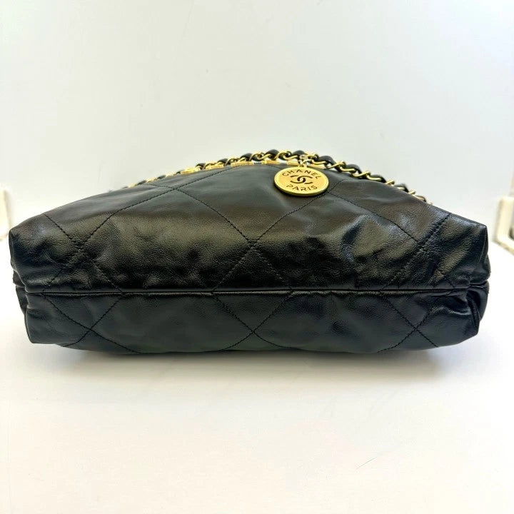 CHANEL 22Bag Small Tote Black Calfskin Gold Hardware For Women