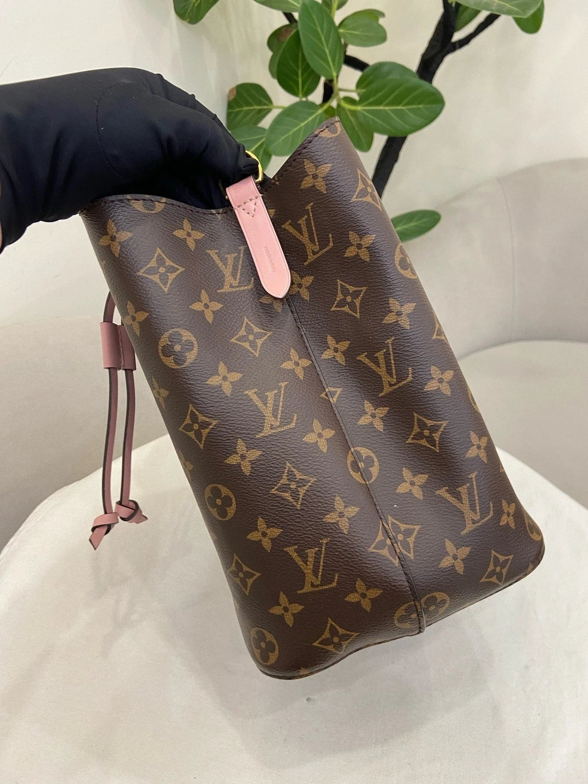 Louis Vuitton Noe Monogram Bucket Shoulder Crossbody Brown Pink Gold Women