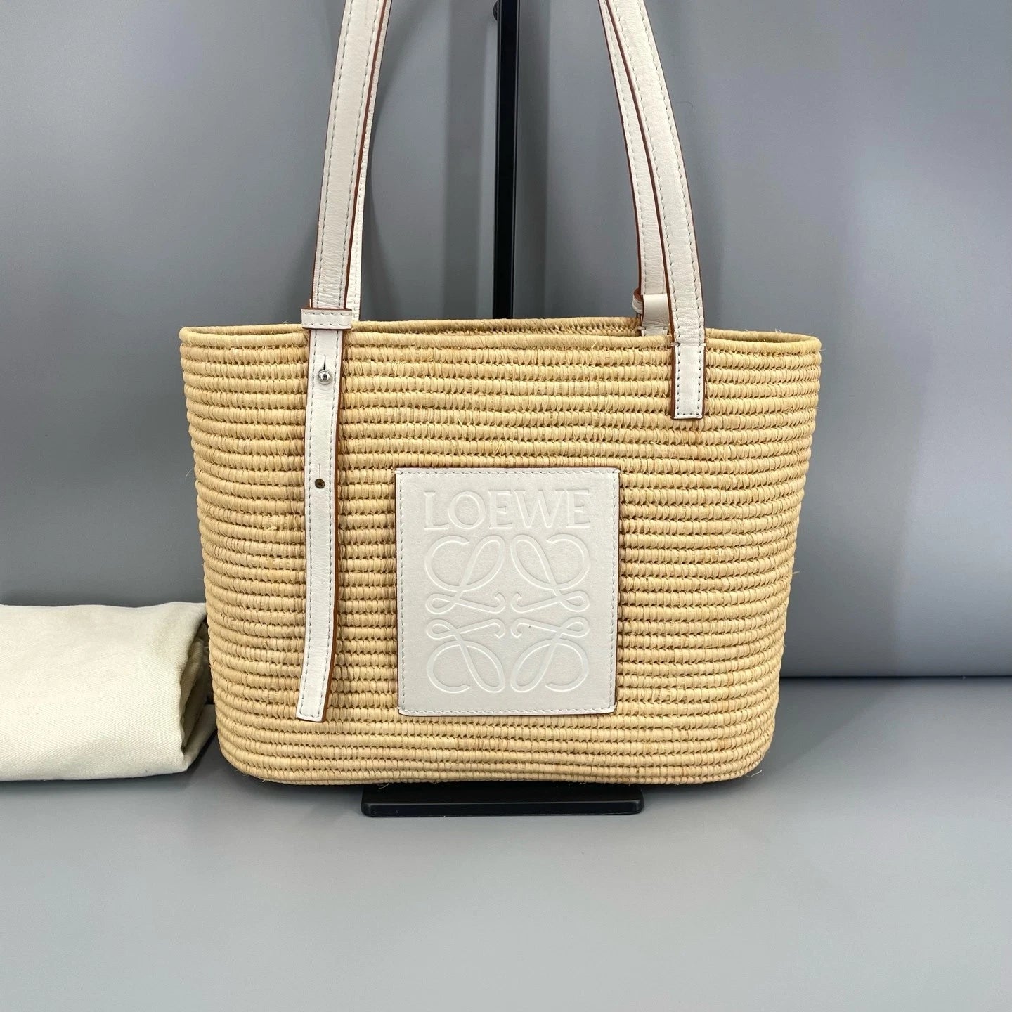Loewe White Straw Shoulder Handbag for Women