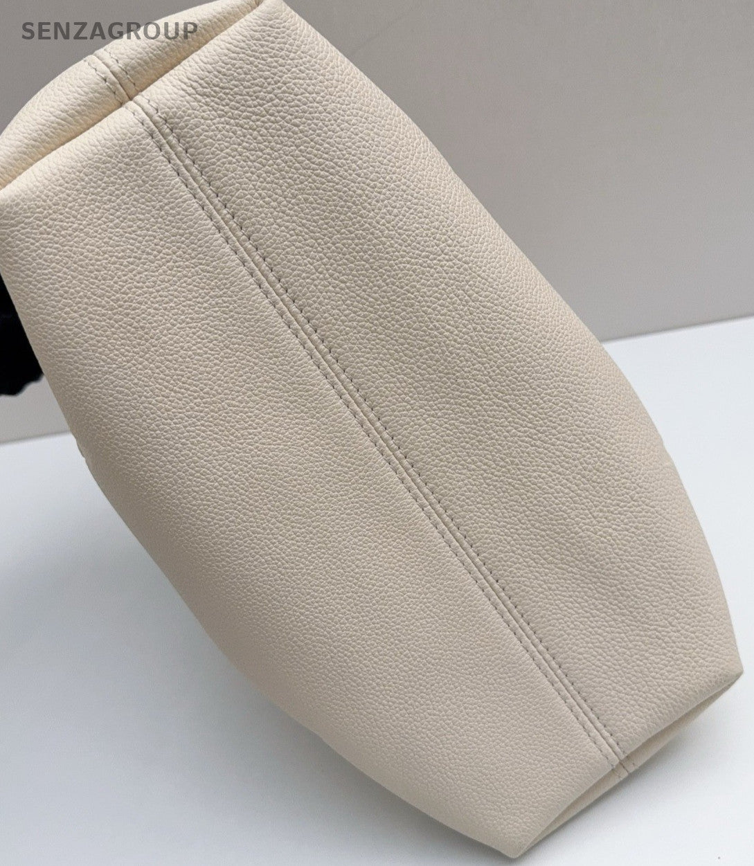 Louis Vuitton Calfskin Bucket Shoulder Bag Crossbody White Gold Women Classic