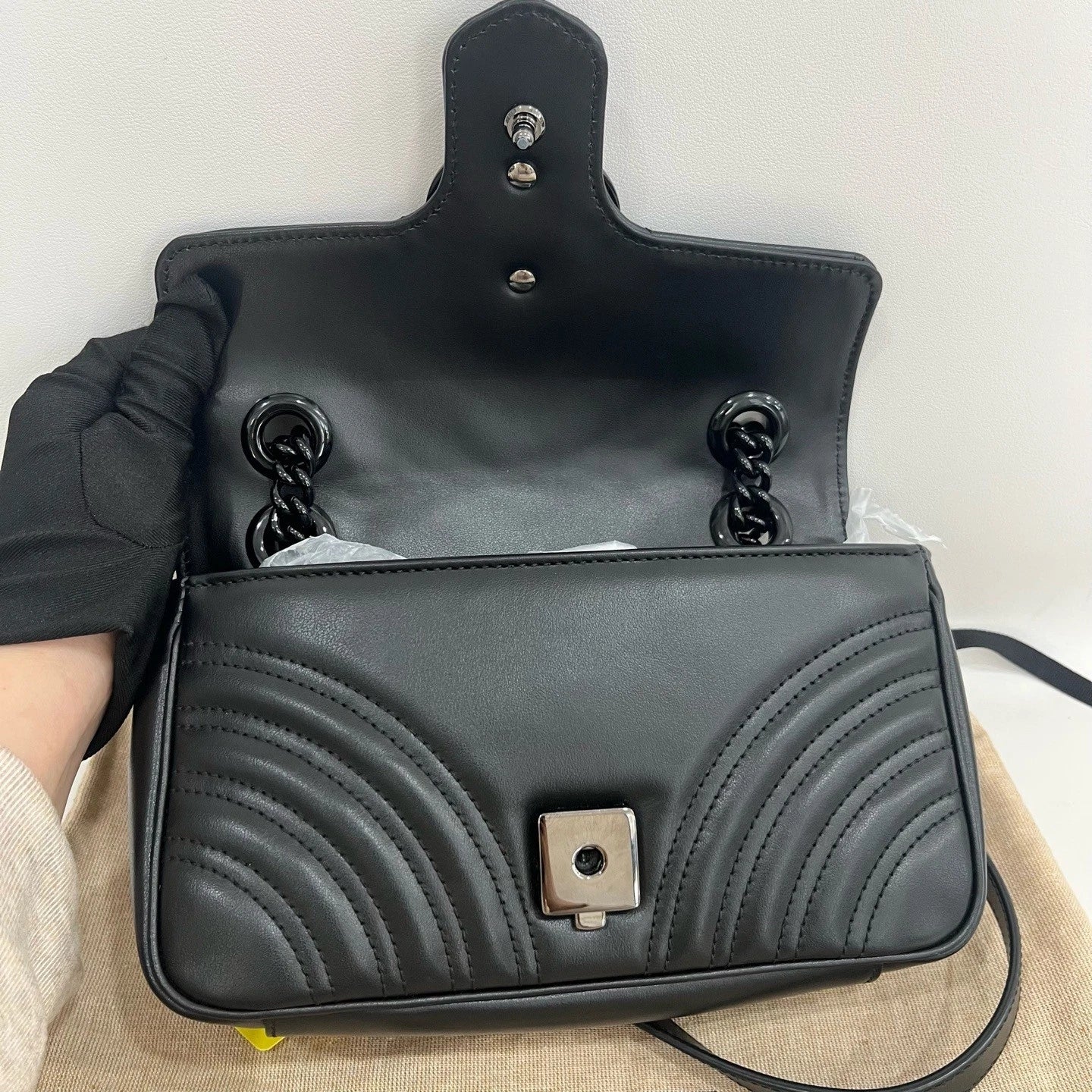 Gucci Marmont22 Black Leather Shoulder Bag For Women