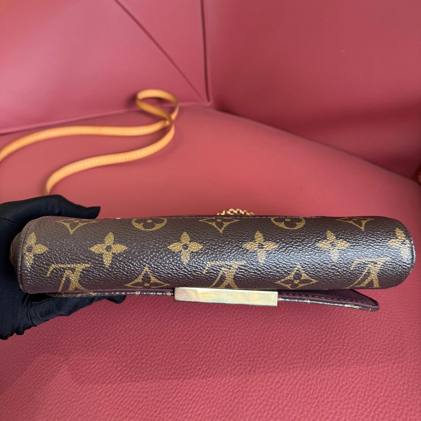 Louis Vuitton Favorite Monogram Canvas Shoulder Bag Crossbody Excellent