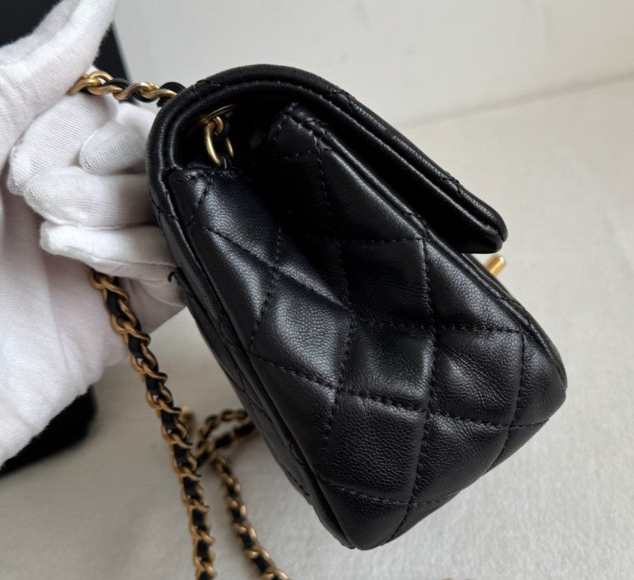 Chanel Classic Flap Lambskin Chain Shoulder Bag Crossbody Black Gold Women