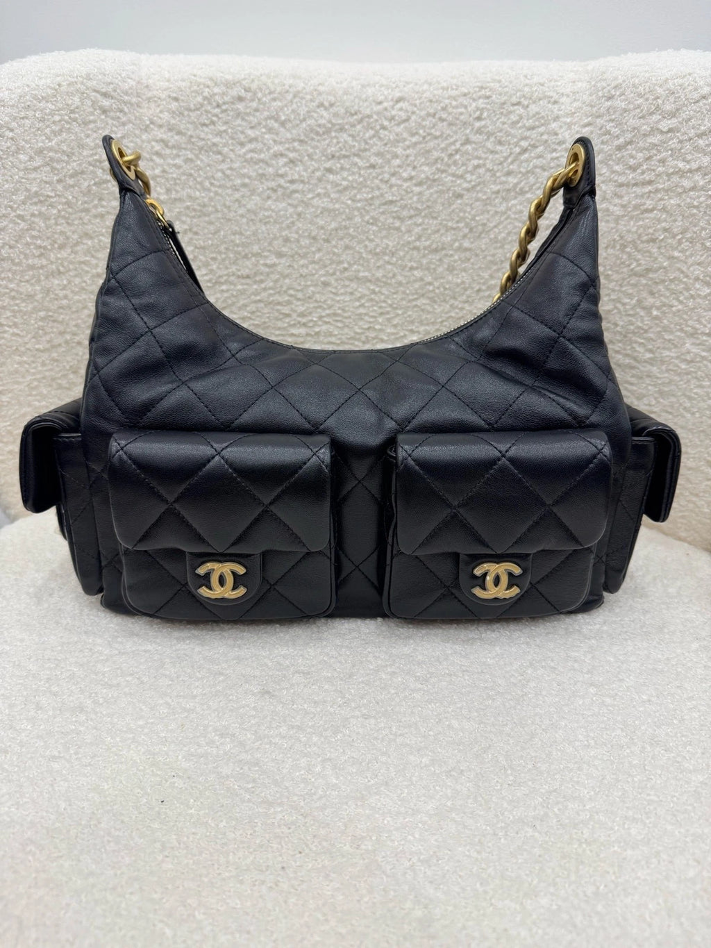 CHANEL Black Lambskin Hobo Shoulder Bag for Women