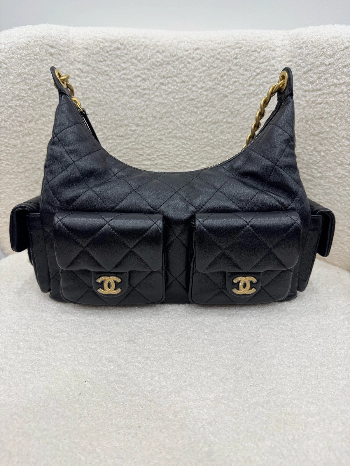 CHANEL Black Lambskin Hobo Shoulder Bag for Women