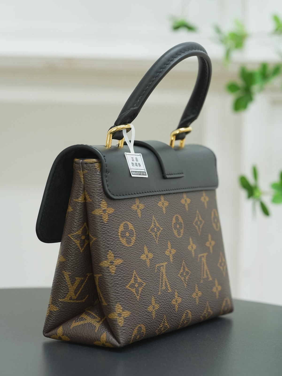 Louis Vuitton Monogram Locky BB Crossbody Handbag Chip Version Almost Brand NEW