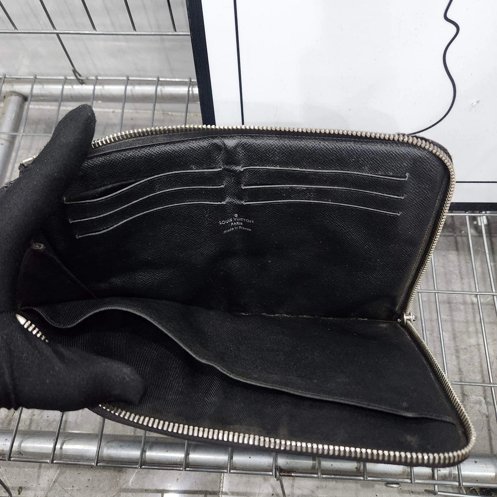 Louis Vuitton Black Damier Canvas Clutch For Unisex